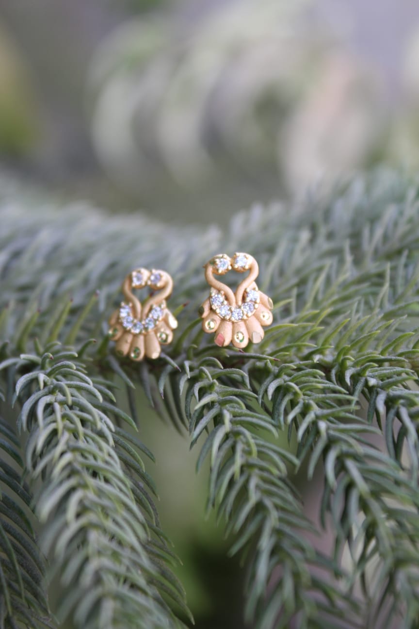 Gold Polished Swan Stud Earrings – Anti-Tarnish