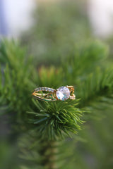 Solitaire Gold Polished Crossover Ring
